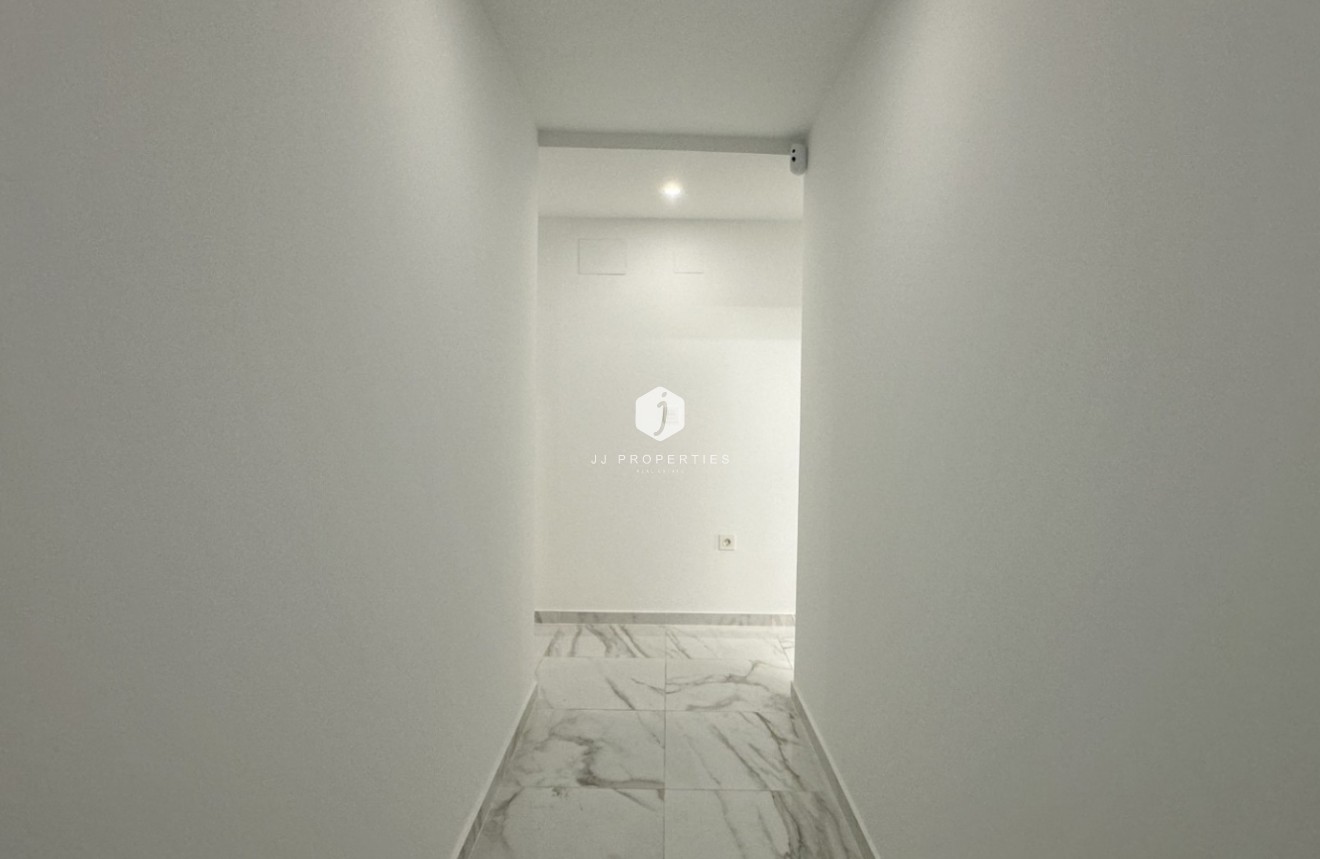 Z drugiej ręki - Mieszkanie w bloku -
Torrevieja - Costa Blanca