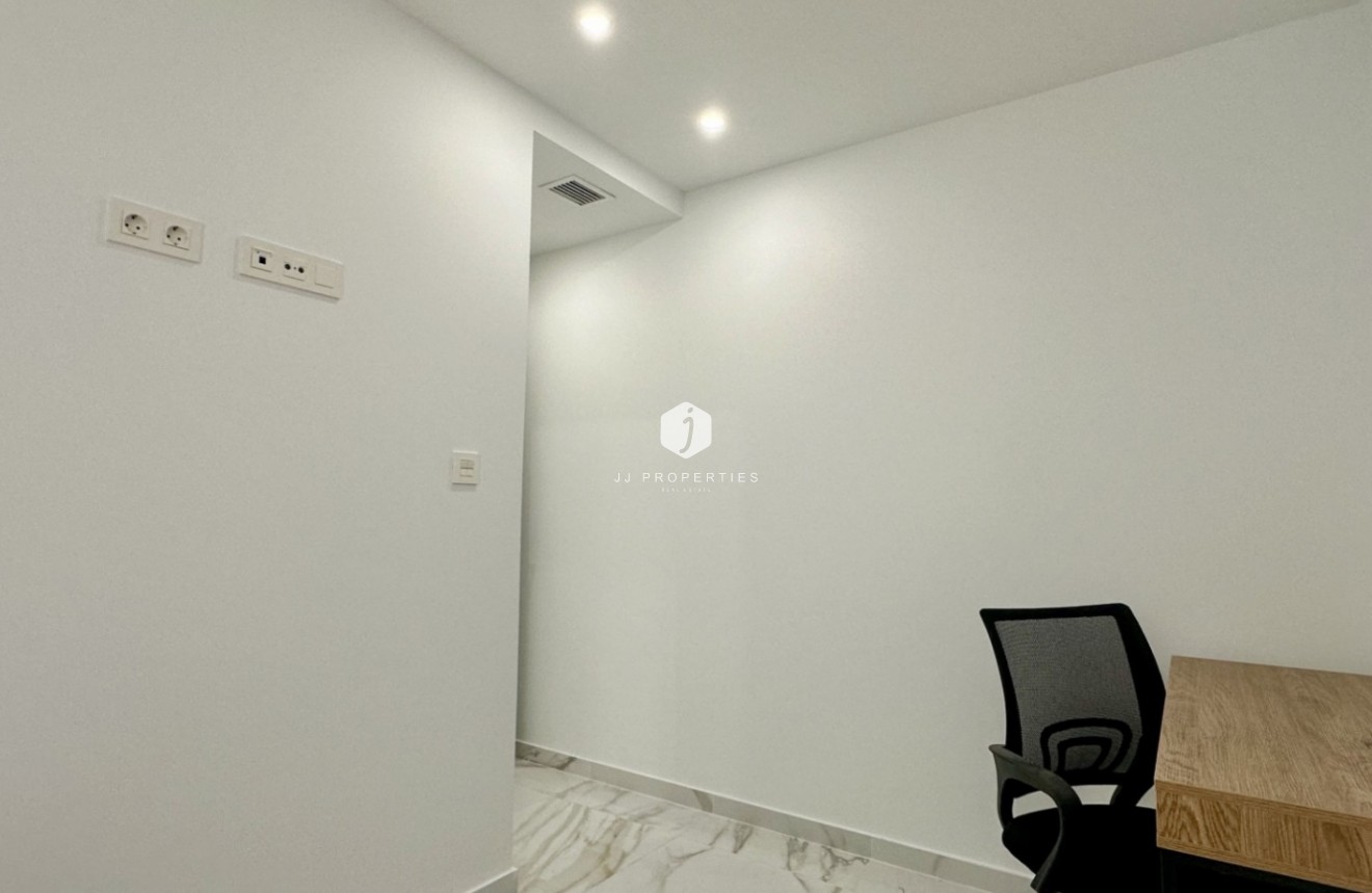 Z drugiej ręki - Mieszkanie w bloku -
Torrevieja - Costa Blanca