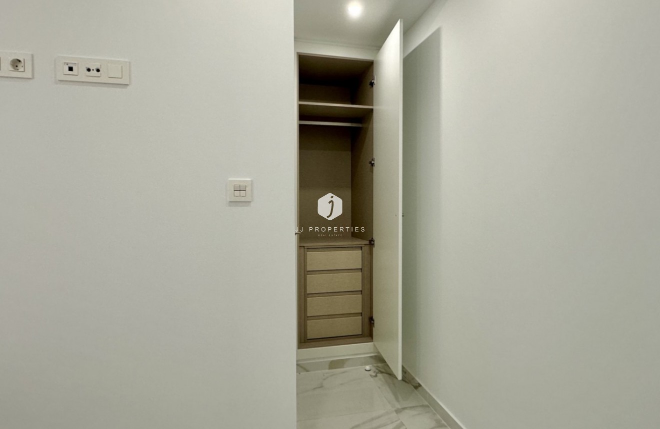 Z drugiej ręki - Mieszkanie w bloku -
Torrevieja - Costa Blanca