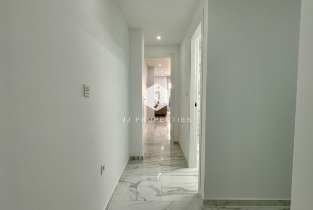 Z drugiej ręki - Mieszkanie w bloku -
Torrevieja - Costa Blanca