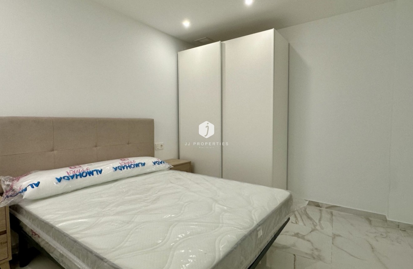 Z drugiej ręki - Mieszkanie w bloku -
Torrevieja - Costa Blanca