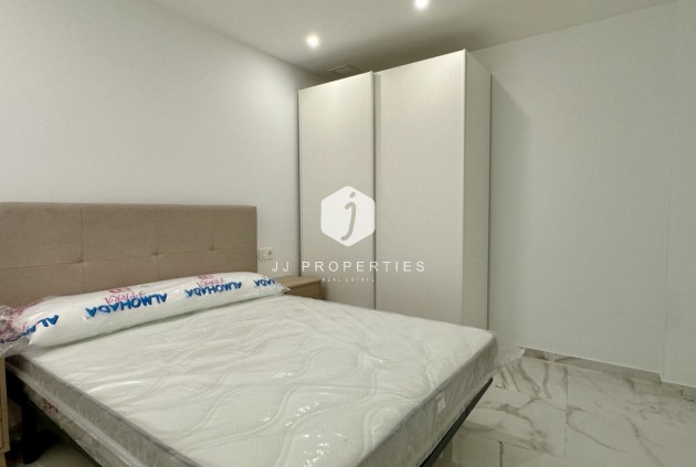 Z drugiej ręki - Mieszkanie w bloku -
Torrevieja - Costa Blanca