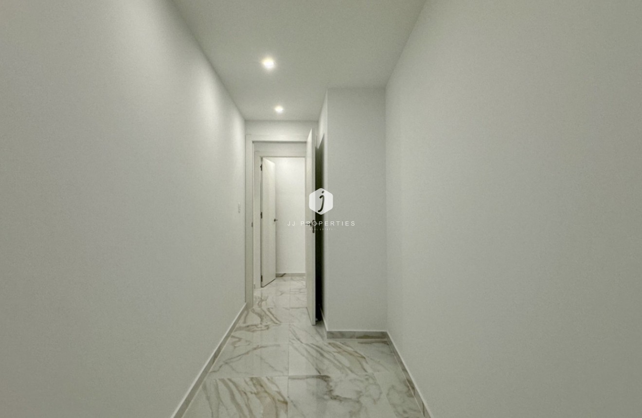 Z drugiej ręki - Mieszkanie w bloku -
Torrevieja - Costa Blanca