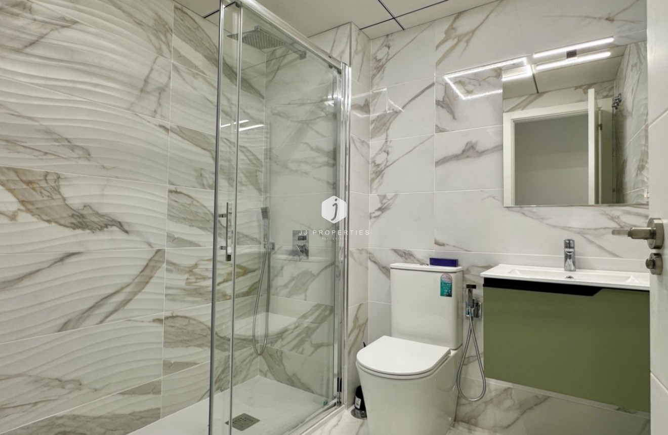 Z drugiej ręki - Mieszkanie w bloku -
Torrevieja - Costa Blanca