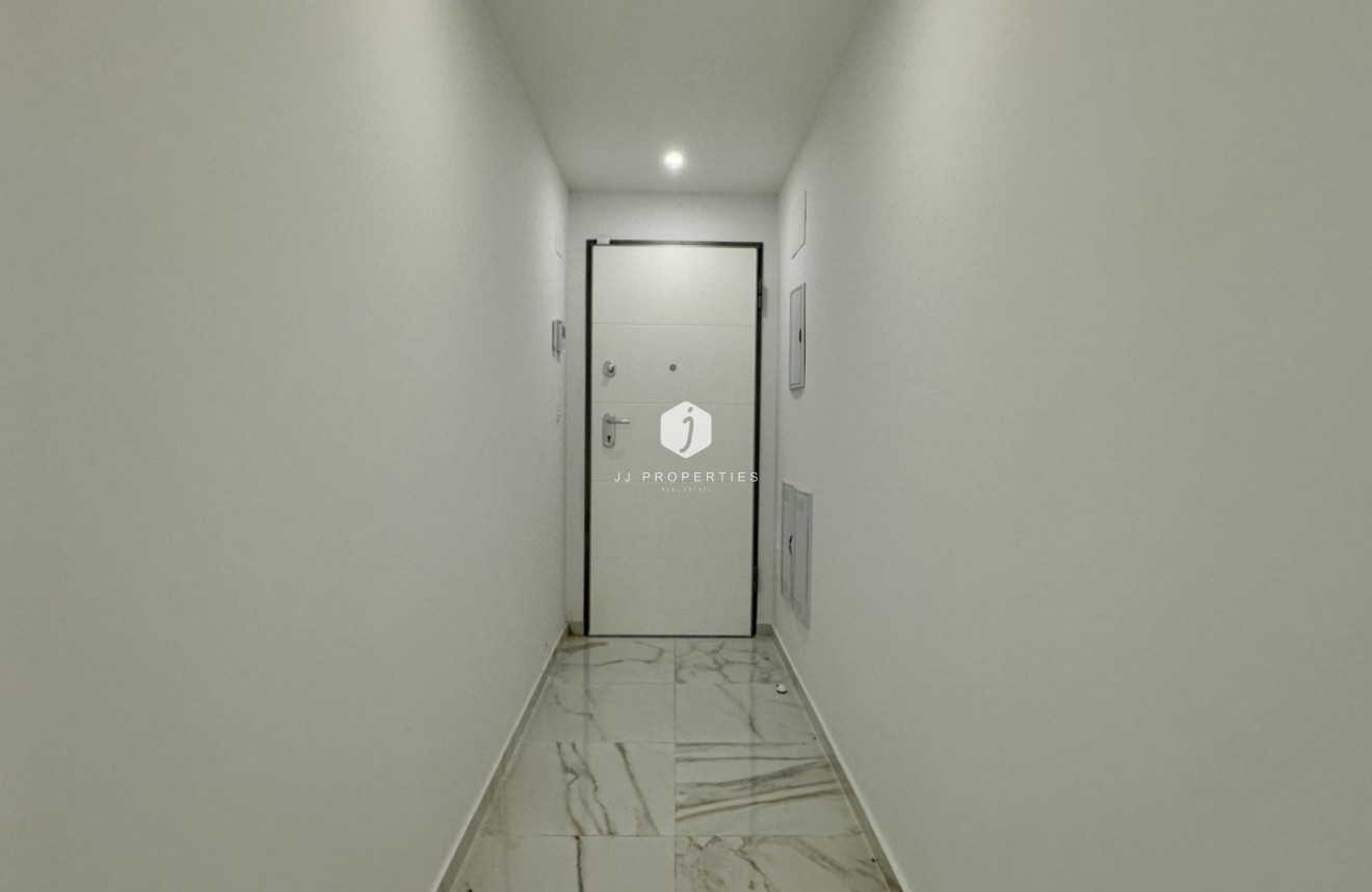 Z drugiej ręki - Mieszkanie w bloku -
Torrevieja - Costa Blanca