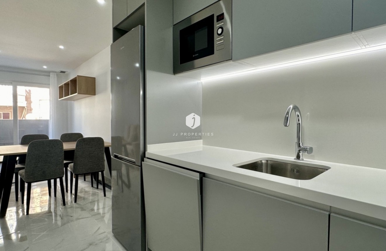 Z drugiej ręki - Mieszkanie w bloku -
Torrevieja - Costa Blanca