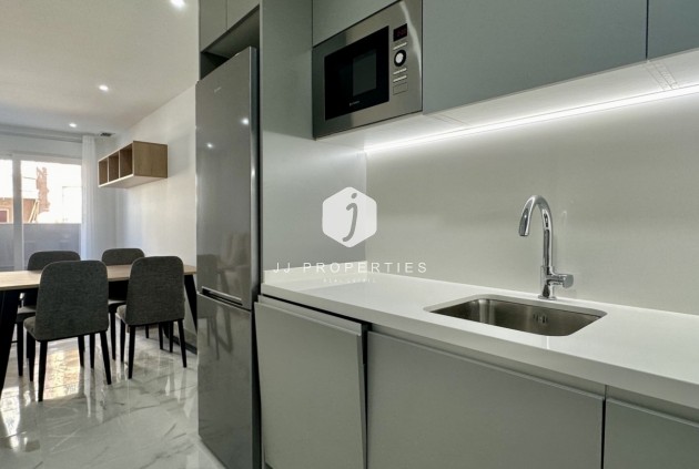 Z drugiej ręki - Mieszkanie w bloku -
Torrevieja - Costa Blanca