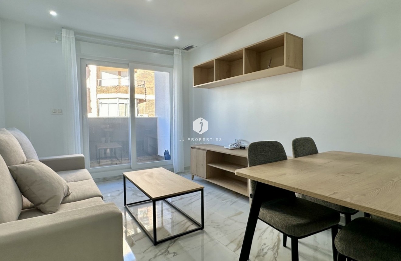 Z drugiej ręki - Mieszkanie w bloku -
Torrevieja - Costa Blanca