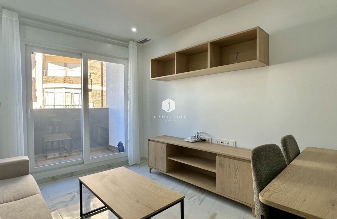 Z drugiej ręki - Mieszkanie w bloku -
Torrevieja - Costa Blanca