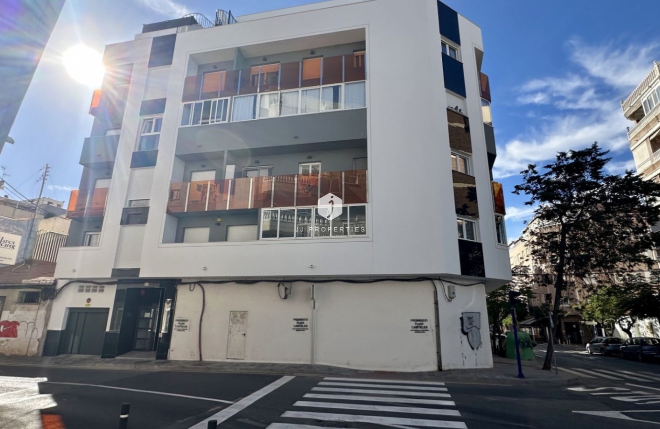 Z drugiej ręki - Mieszkanie w bloku -
Torrevieja - Costa Blanca