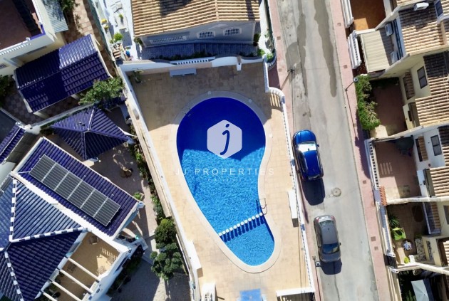 Z drugiej ręki - Szalet -
Torrevieja - Costa Blanca