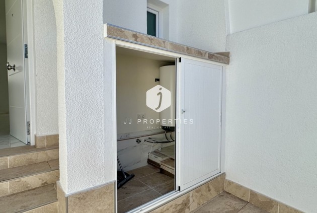 Z drugiej ręki - Szalet -
Torrevieja - Costa Blanca