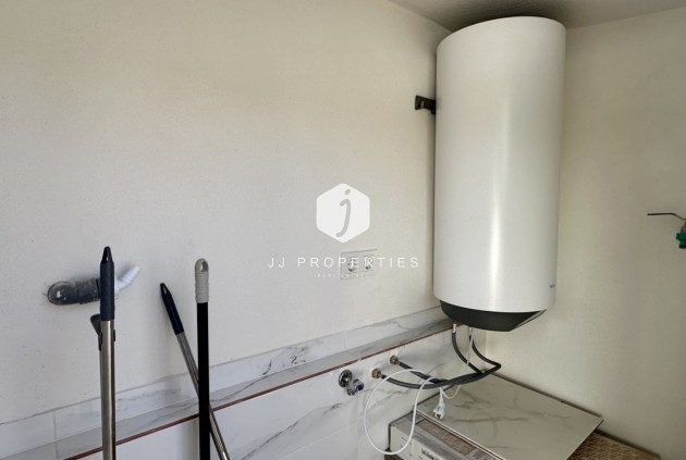 Z drugiej ręki - Szalet -
Torrevieja - Costa Blanca