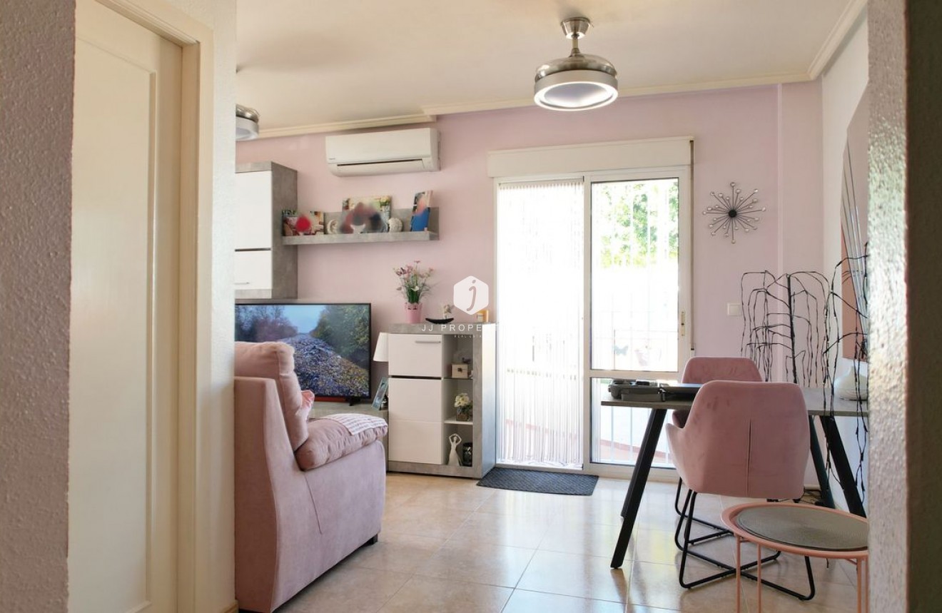 Z drugiej ręki - Mieszkanie w bloku -
Rojales - Inland