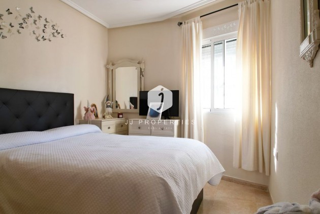 Z drugiej ręki - Mieszkanie w bloku -
Rojales - Inland