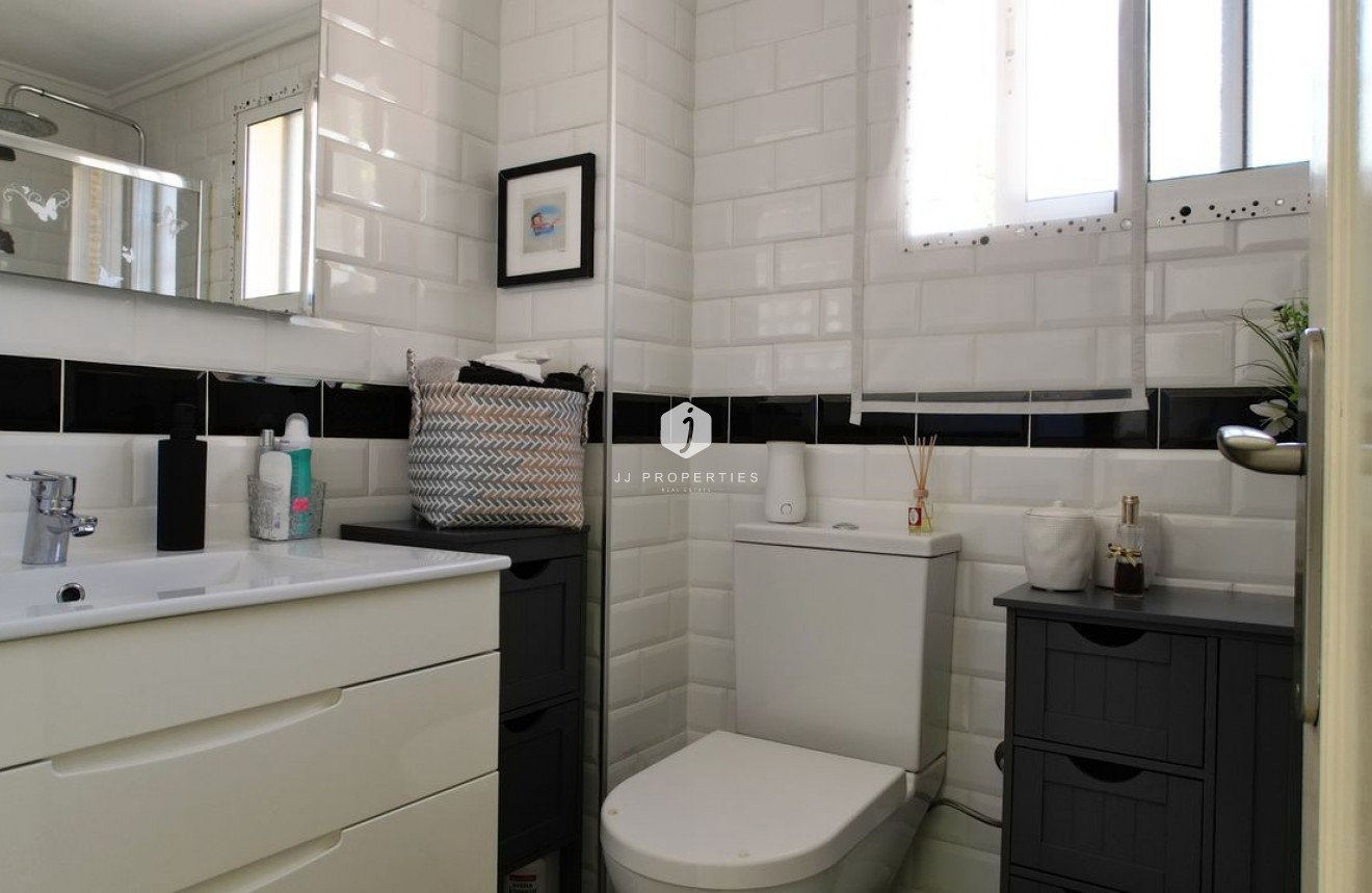 Z drugiej ręki - Mieszkanie w bloku -
Rojales - Inland