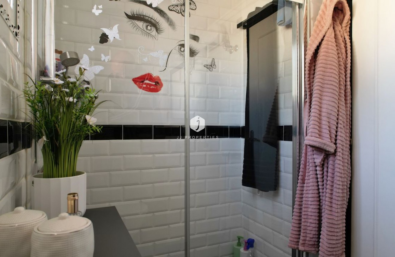 Z drugiej ręki - Mieszkanie w bloku -
Rojales - Inland