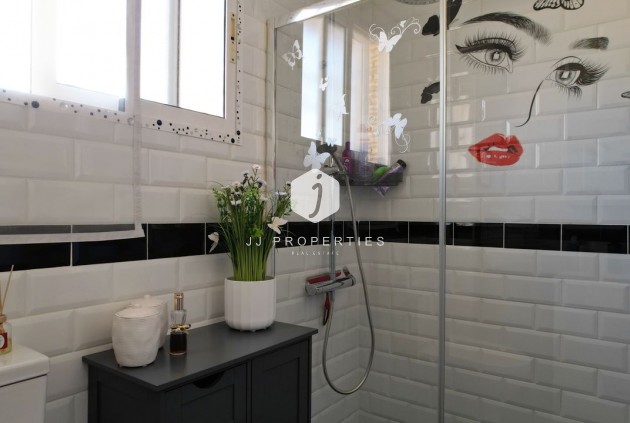 Z drugiej ręki - Mieszkanie w bloku -
Rojales - Inland