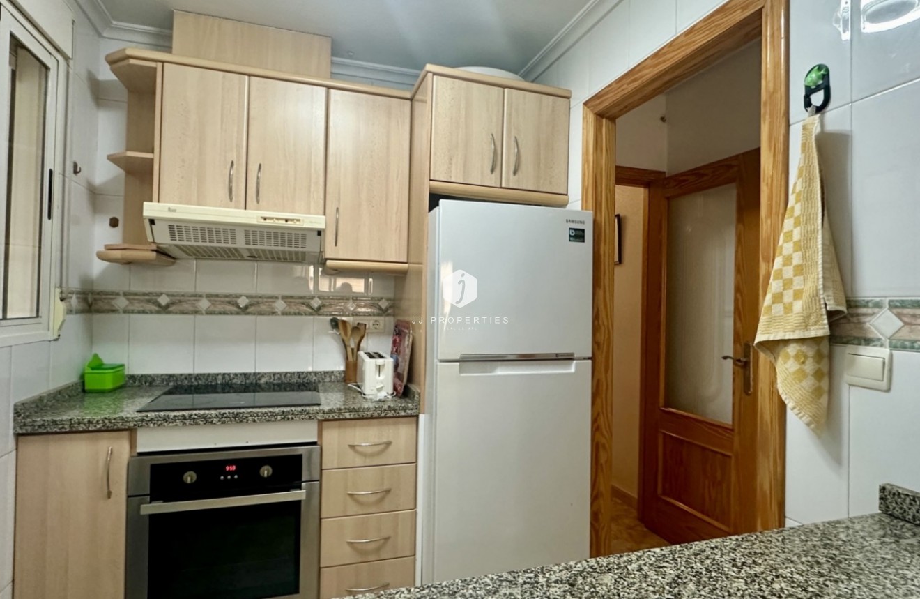 Z drugiej ręki - Mieszkanie w bloku -
Torrevieja - Costa Blanca