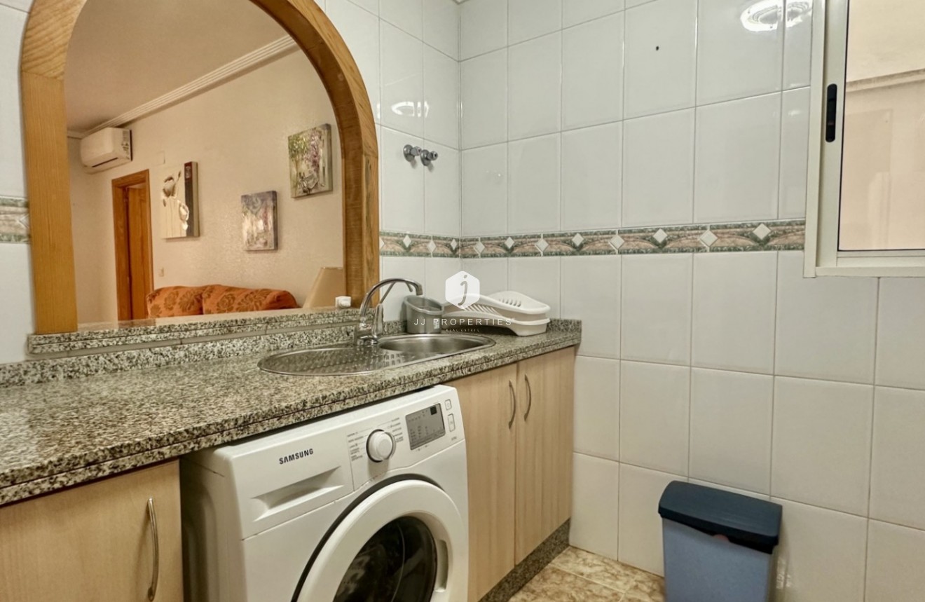 Z drugiej ręki - Mieszkanie w bloku -
Torrevieja - Costa Blanca