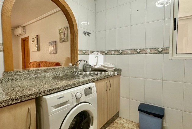 Z drugiej ręki - Mieszkanie w bloku -
Torrevieja - Costa Blanca