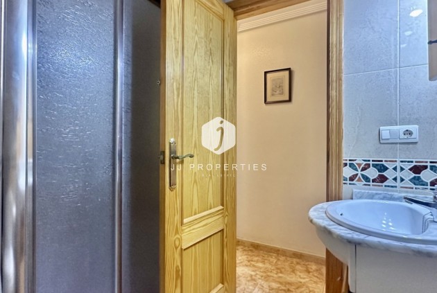 Z drugiej ręki - Mieszkanie w bloku -
Torrevieja - Costa Blanca