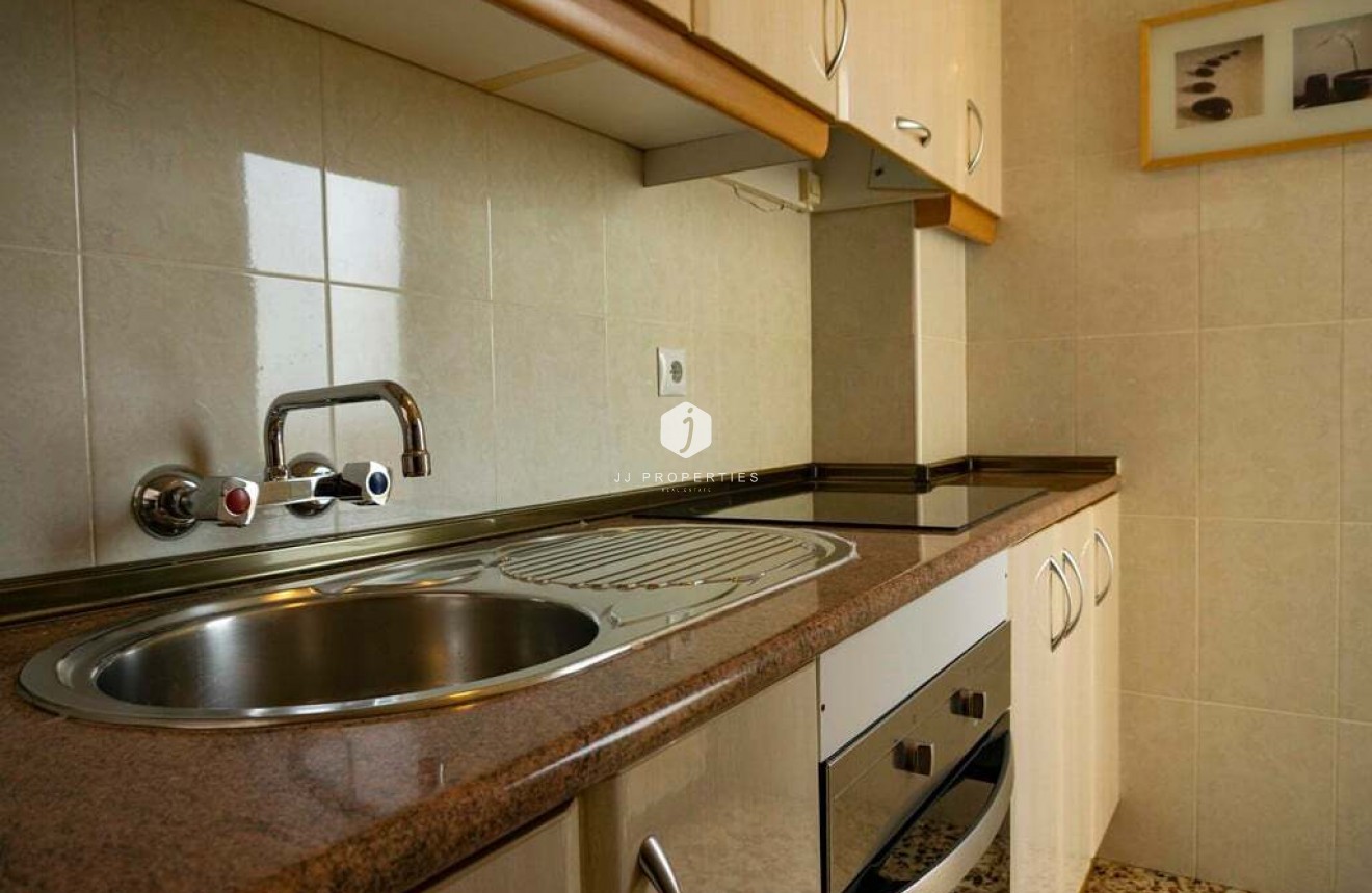 Z drugiej ręki - Mieszkanie w bloku -
Punta Prima - Costa Blanca