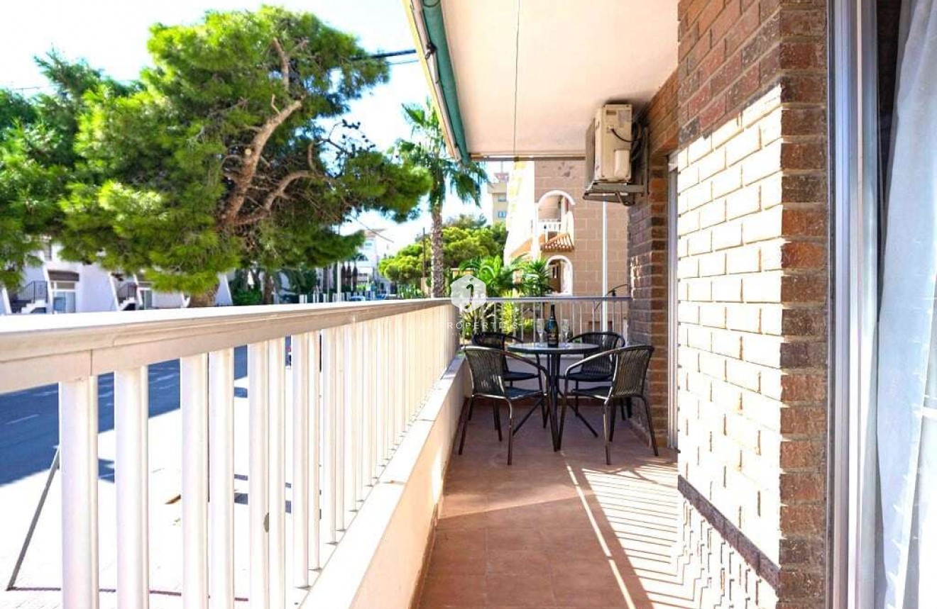 Z drugiej ręki - Mieszkanie w bloku -
Punta Prima - Costa Blanca