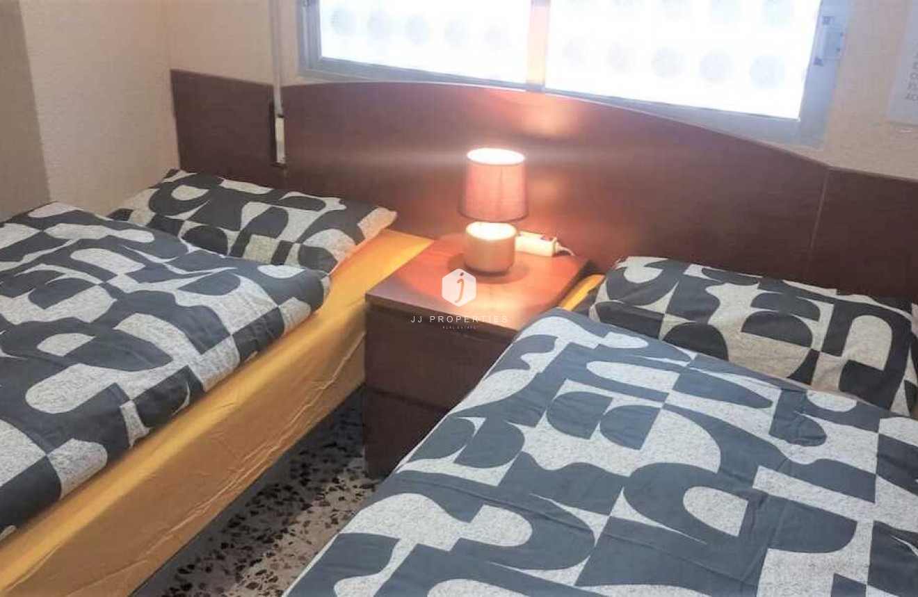 Z drugiej ręki - Mieszkanie w bloku -
Punta Prima - Costa Blanca