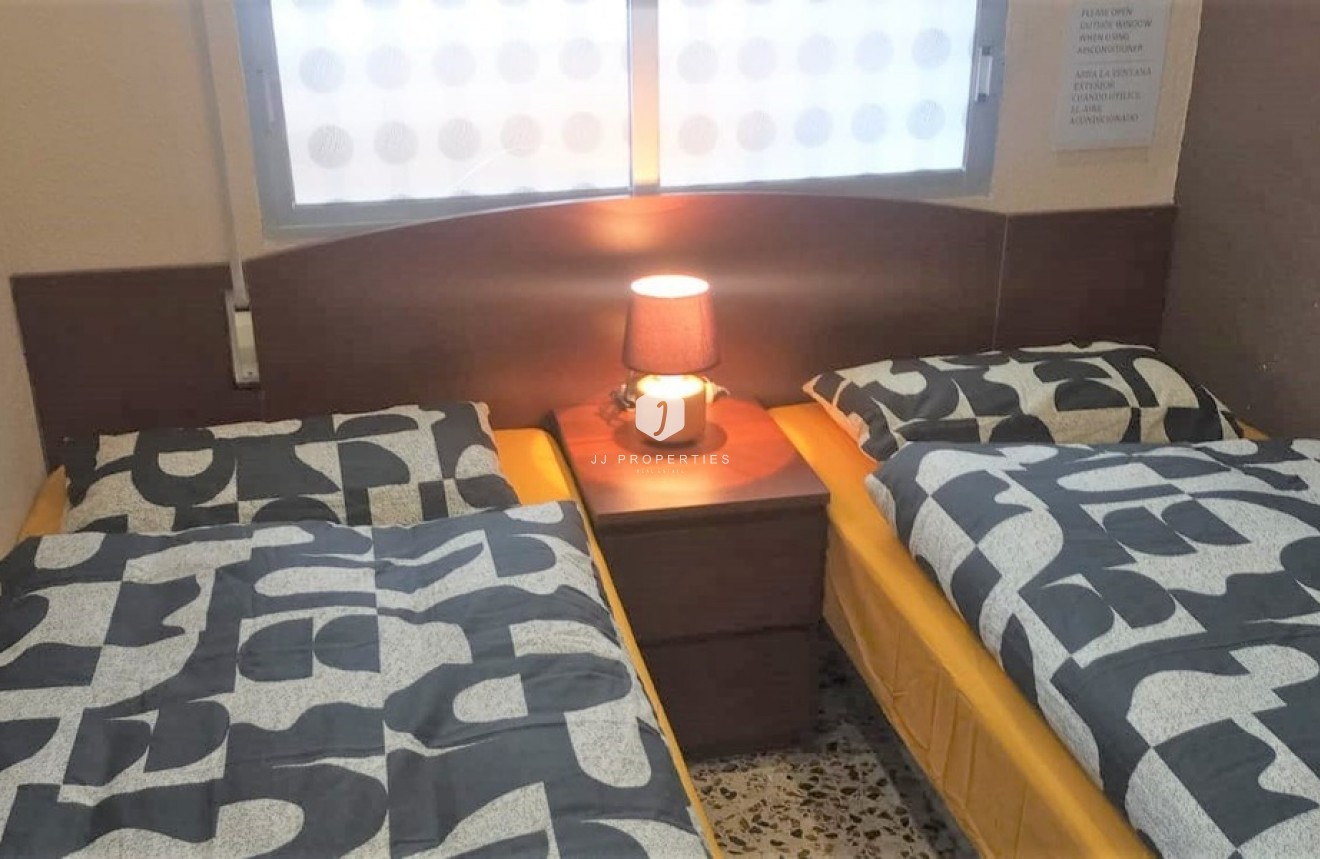 Z drugiej ręki - Mieszkanie w bloku -
Punta Prima - Costa Blanca