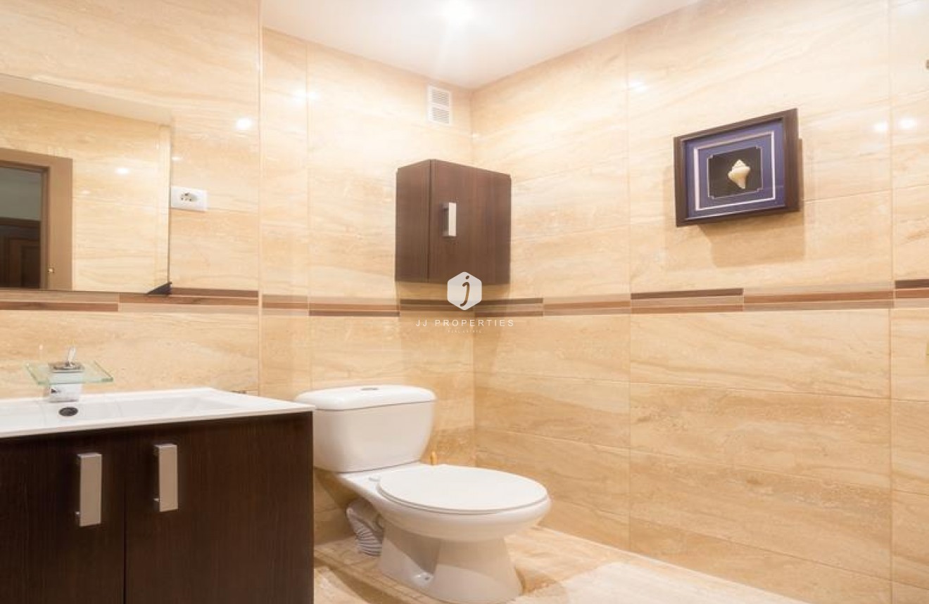 Z drugiej ręki - Mieszkanie w bloku -
Punta Prima - Costa Blanca