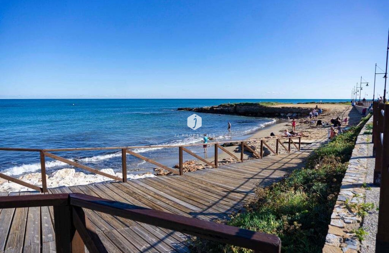 Z drugiej ręki - Mieszkanie w bloku -
Punta Prima - Costa Blanca