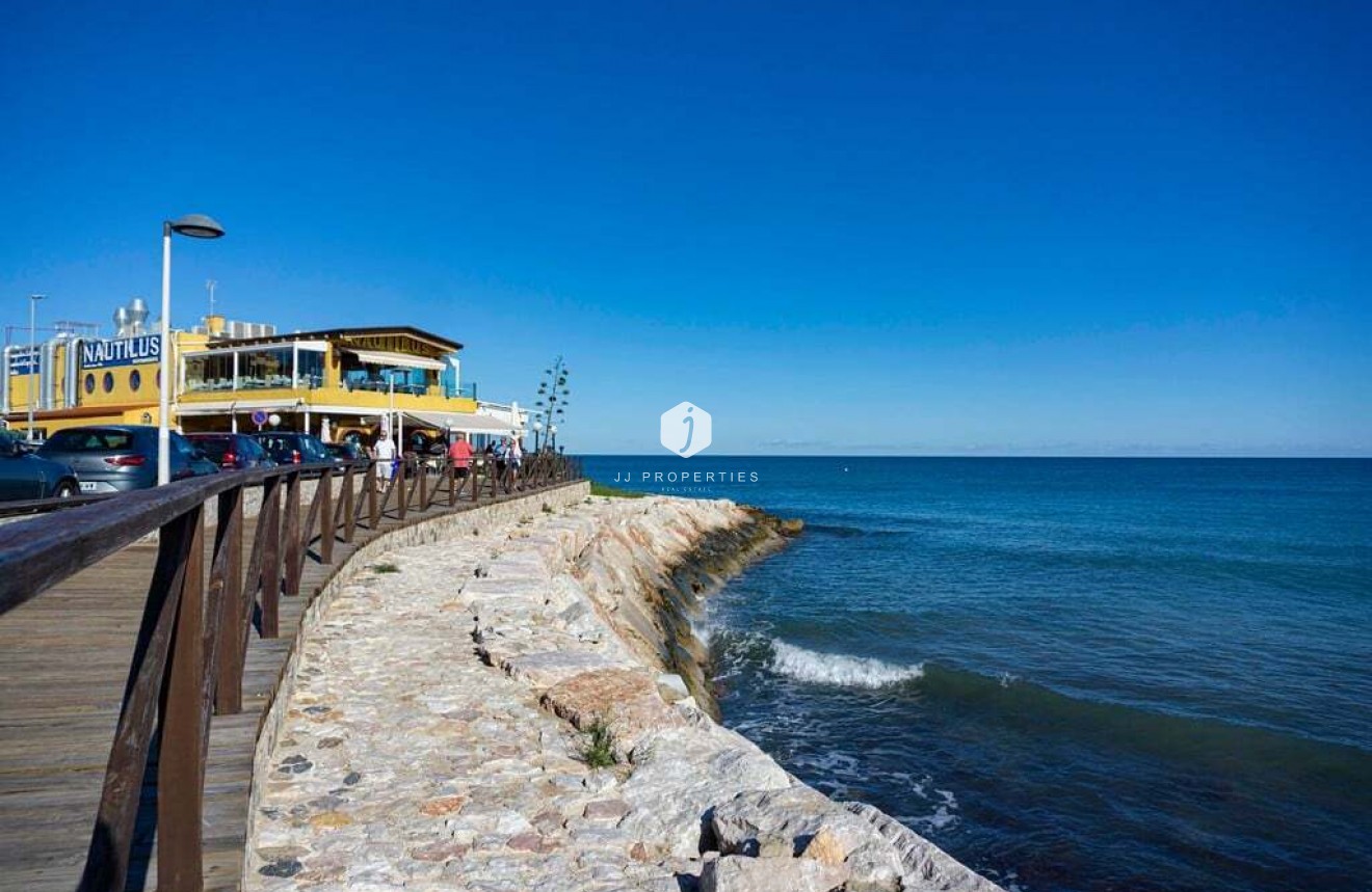 Z drugiej ręki - Mieszkanie w bloku -
Punta Prima - Costa Blanca