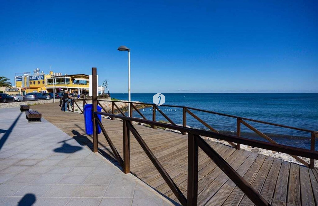 Z drugiej ręki - Mieszkanie w bloku -
Punta Prima - Costa Blanca