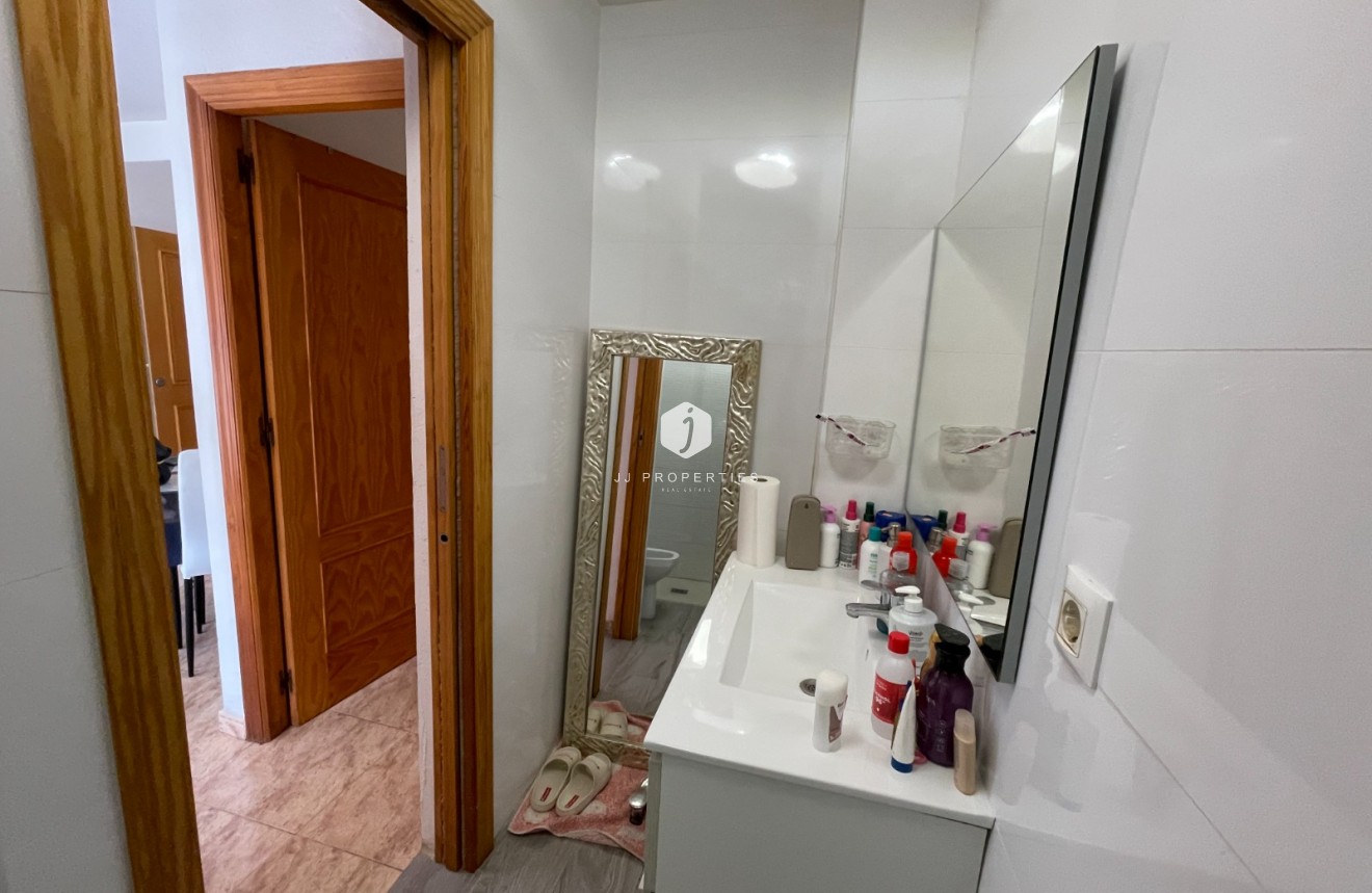 Z drugiej ręki - Mieszkanie w bloku -
Torrevieja - Costa Blanca