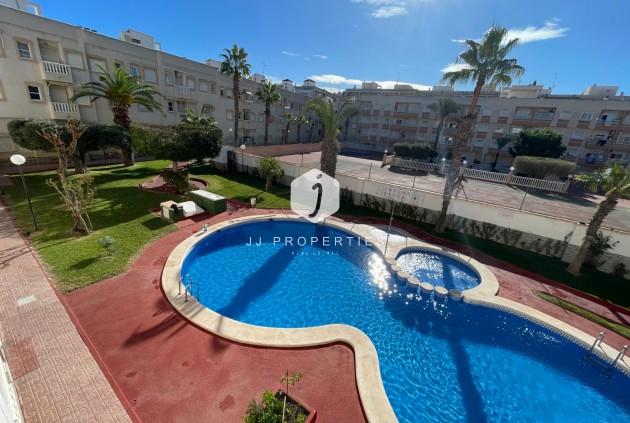 Z drugiej ręki - Mieszkanie w bloku -
Torrevieja - Costa Blanca