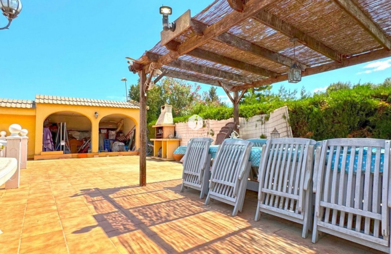 Z drugiej ręki - Villa -
Torrevieja - Los Balcones