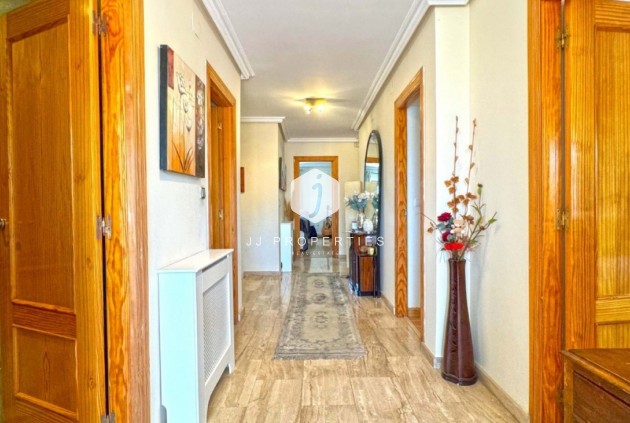 Z drugiej ręki - Villa -
Torrevieja - Los Balcones