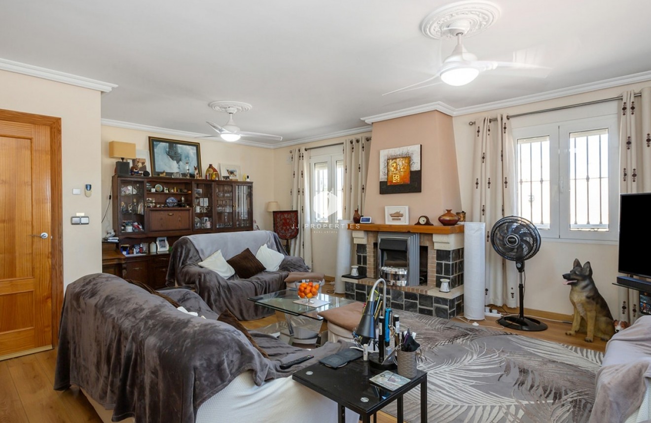 Z drugiej ręki - Villa -
Torrevieja - Los Balcones