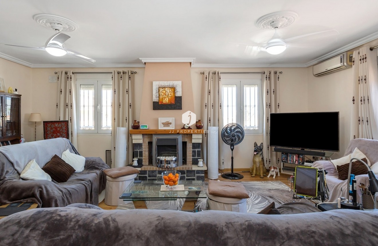 Z drugiej ręki - Villa -
Torrevieja - Los Balcones