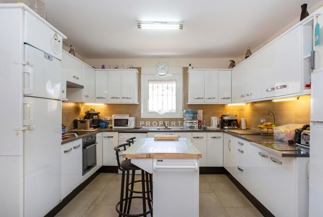 Z drugiej ręki - Villa -
Torrevieja - Los Balcones