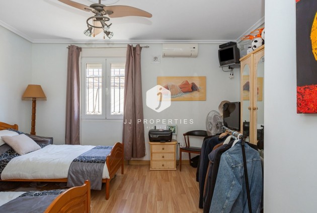 Z drugiej ręki - Villa -
Torrevieja - Los Balcones