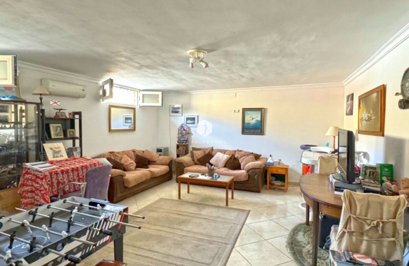 Z drugiej ręki - Villa -
Torrevieja - Los Balcones