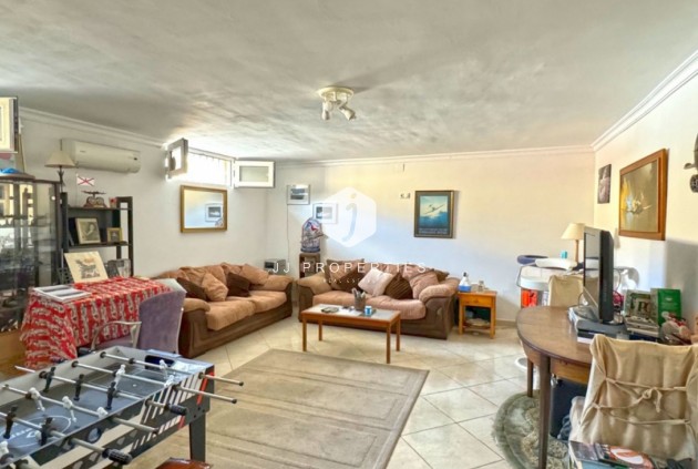 Z drugiej ręki - Villa -
Torrevieja - Los Balcones