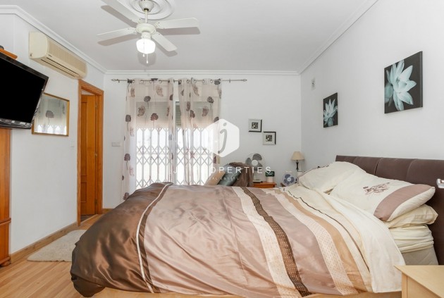 Z drugiej ręki - Villa -
Torrevieja - Los Balcones