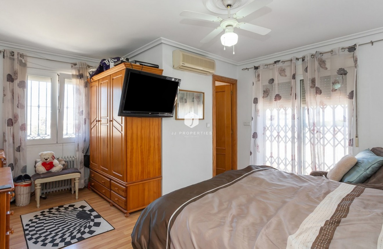 Z drugiej ręki - Villa -
Torrevieja - Los Balcones