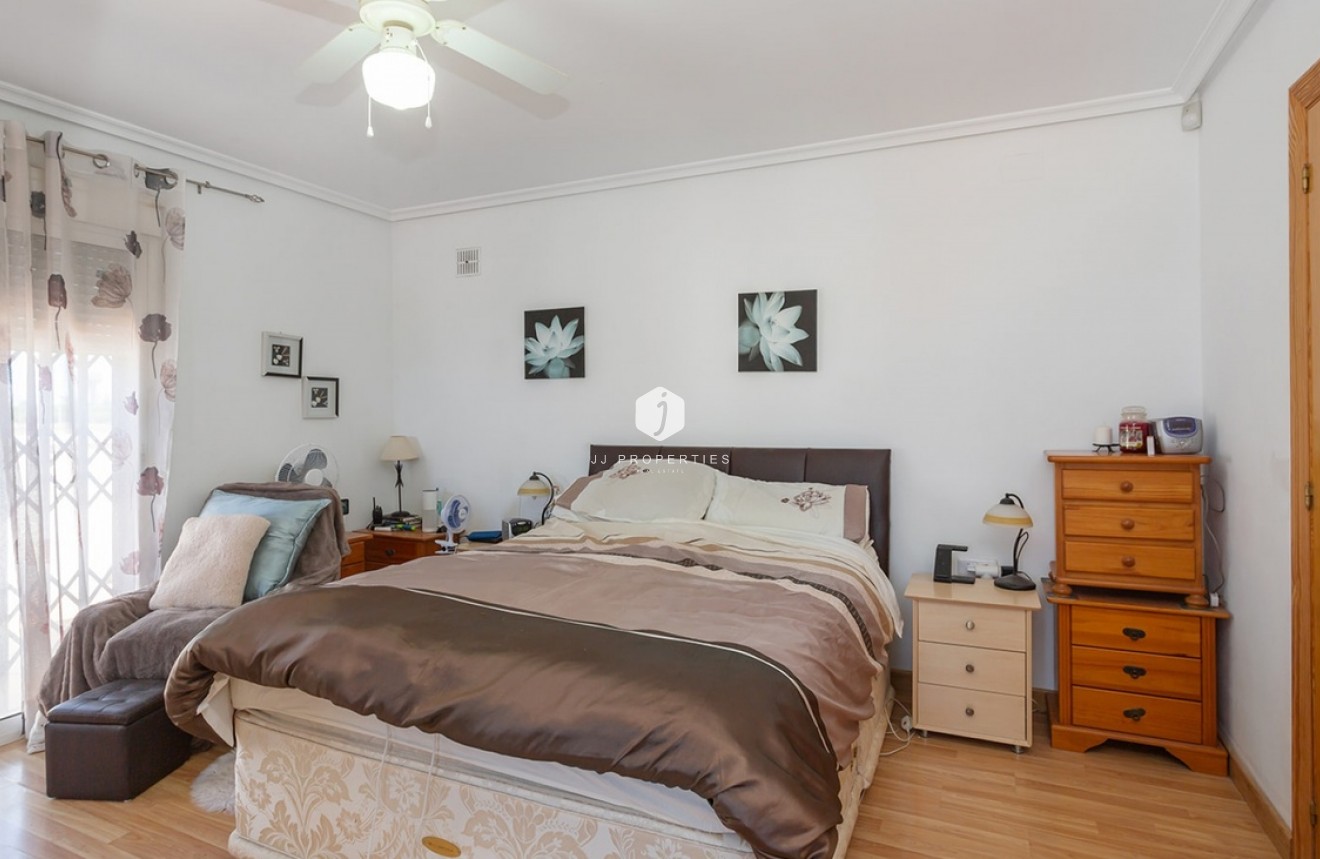 Z drugiej ręki - Villa -
Torrevieja - Los Balcones