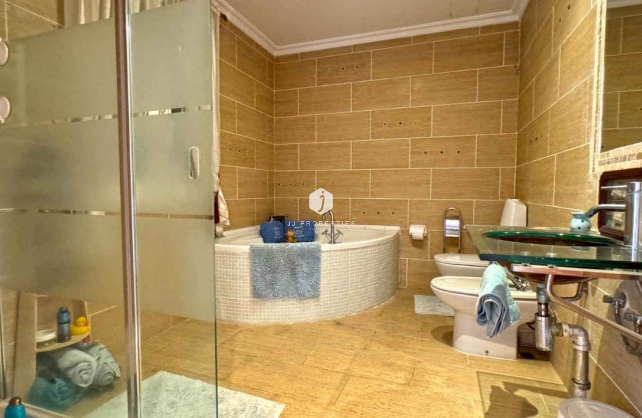 Z drugiej ręki - Villa -
Torrevieja - Los Balcones