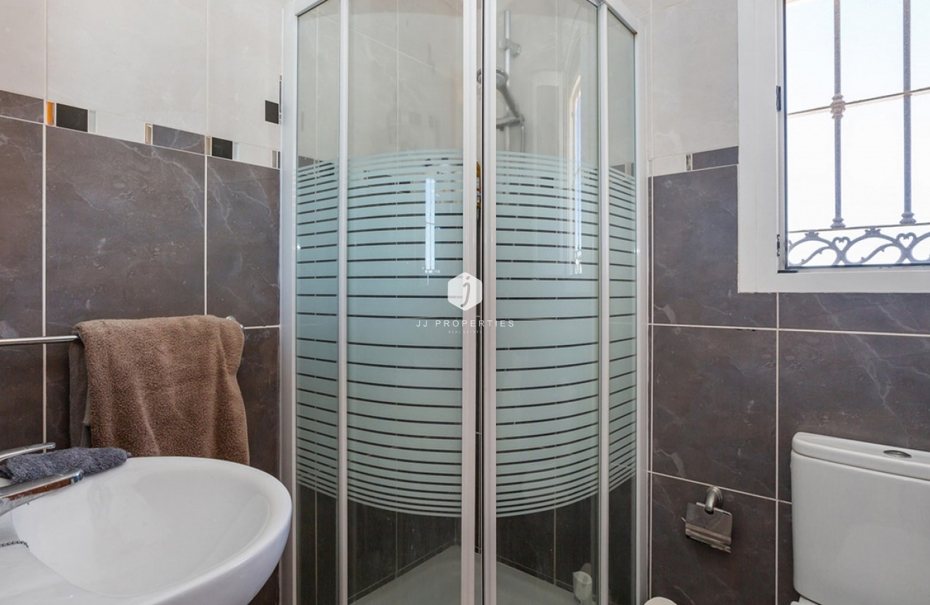 Z drugiej ręki - Villa -
Torrevieja - Los Balcones