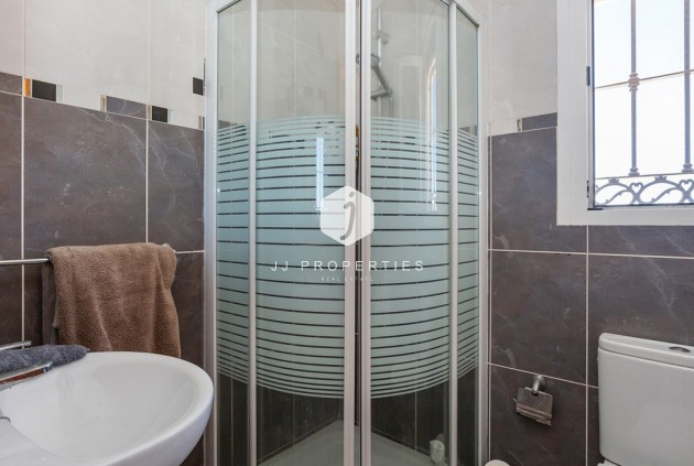 Z drugiej ręki - Villa -
Torrevieja - Los Balcones